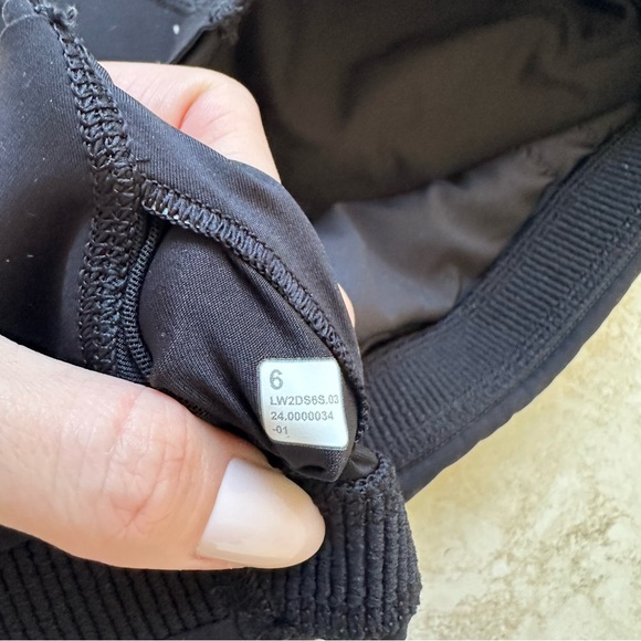 Lululemon Ultralu Square-Neck Workout Bra *Medium Support - Picture 5 of 5